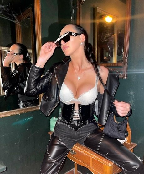 grosse grand-mère onlyfans nu pornographique des photos