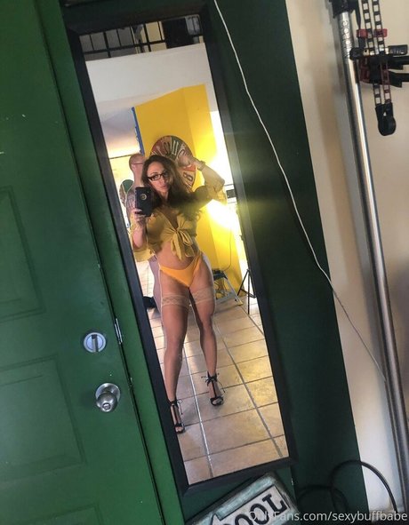 sexybuffbabe modèle érotique image