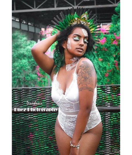 petite salope onlyfans nus érotiques image