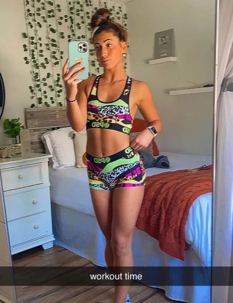 Jenna Sinatra modèle parfait photos