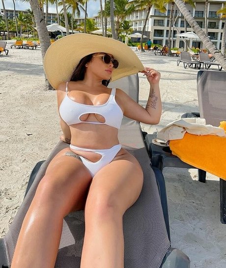 vickylicious top star photos