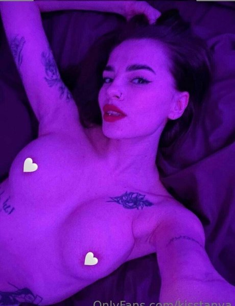 Kisa Tanya star du porno sympa galeries