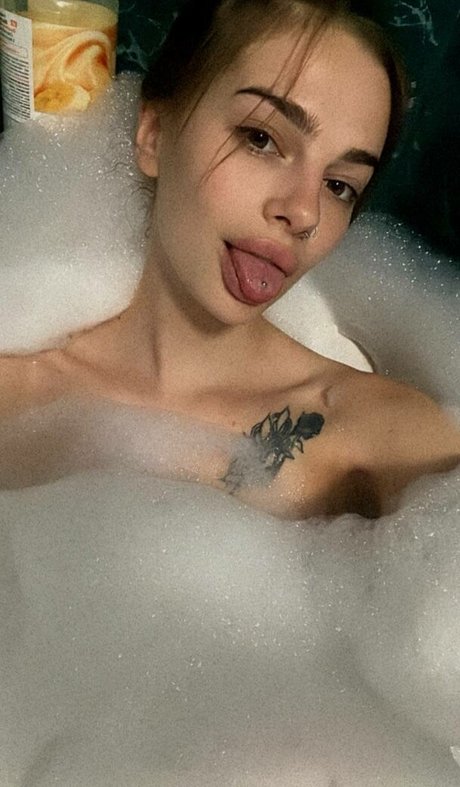 Kisa Tanya actrice pornographique photos