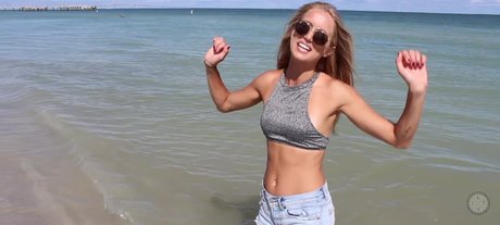 pom-pom girl nue onlyfans pornographique adulte archive