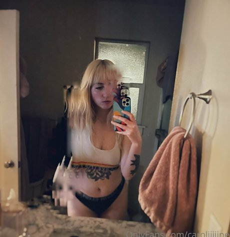 caroliiiiine sexe star des photos