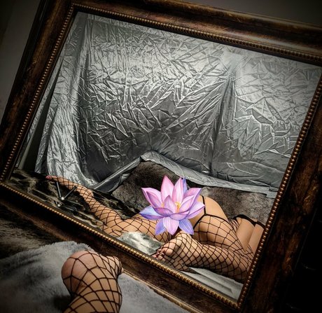 valkyrieskiss modèle érotique archive