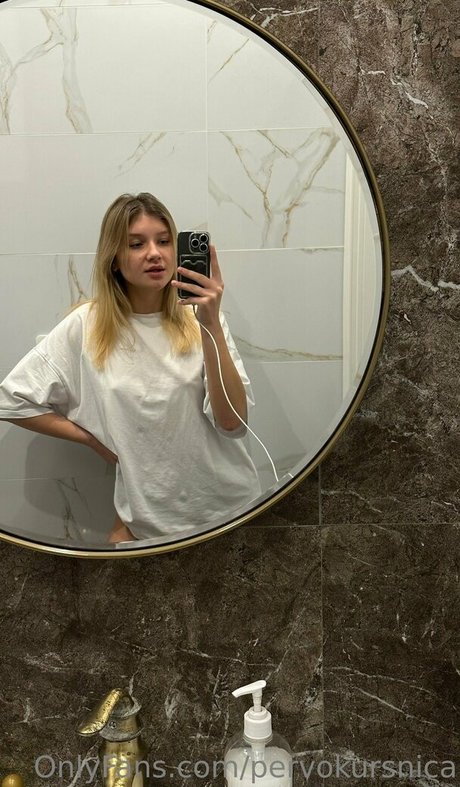 pervokursnica étoile xxx galerie