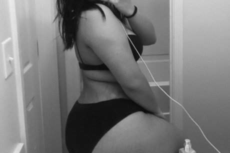 Rosaphy Rxsekiss star du porno gratuite images