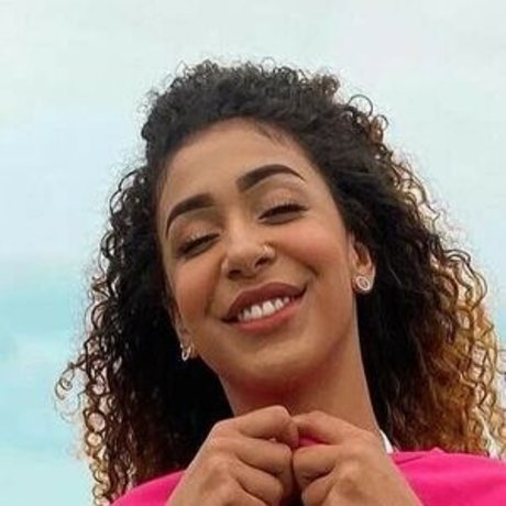 Emelly Souza étoile chaude img