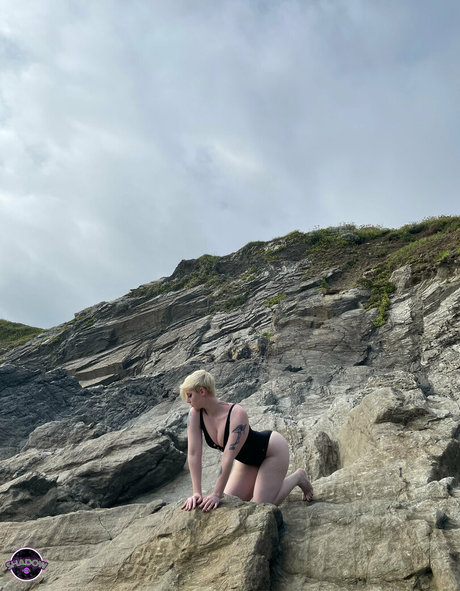 blonde aux gros seins onlyfans parfait image