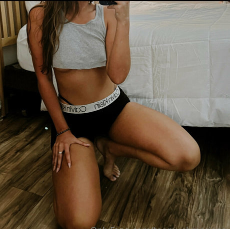 toomuchmariaaa modèle de haute qualité images