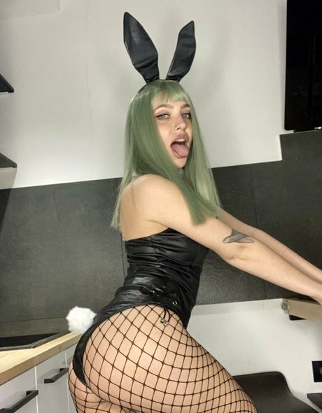 lorawolfy actrice chaude galerie