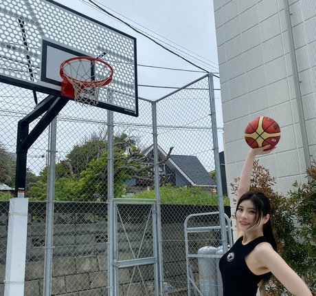 Kamiki Rei modèle sexy galerie