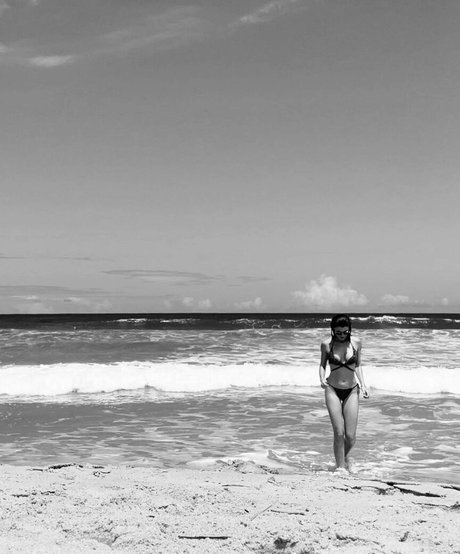 Alinne Moraes actrice érotique images