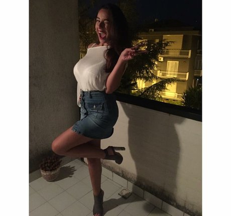 Gianclaudia Di Giacomo star du porno sympa images