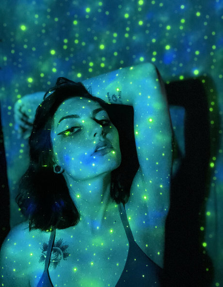 blonde aux gros seins onlyfans adulte de haute qualité images