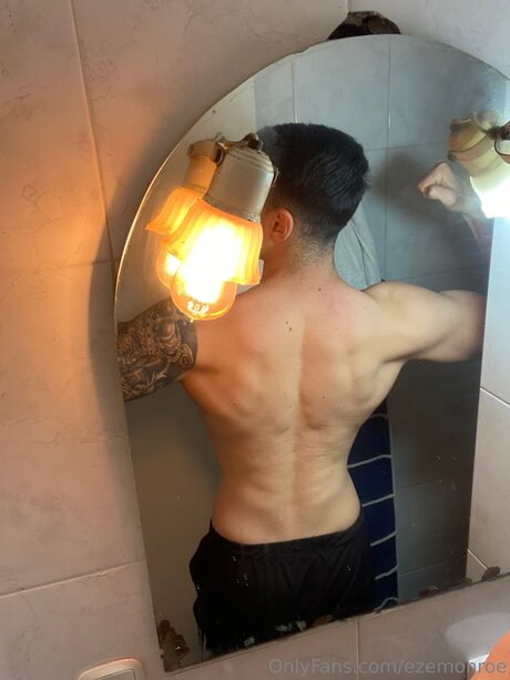 Ezemonroe actrice chaude collection