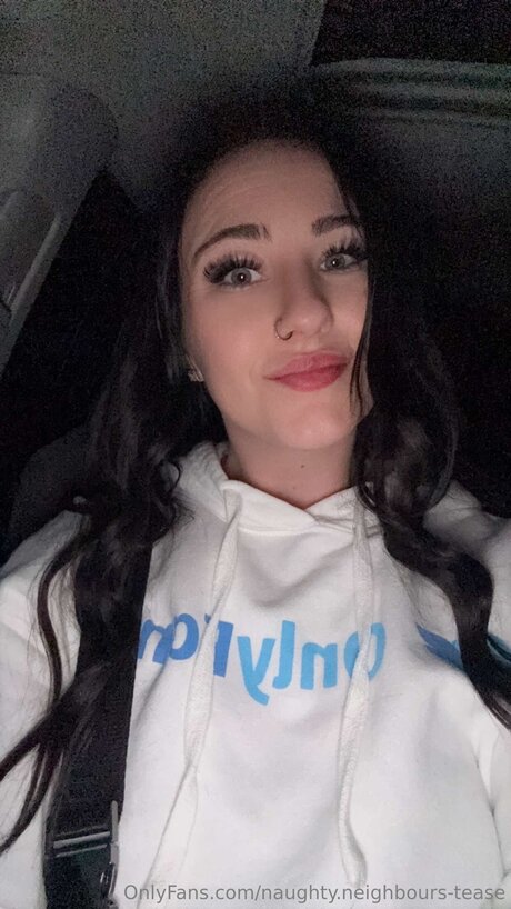 Naughty Neighbours Tease actrice érotique archive