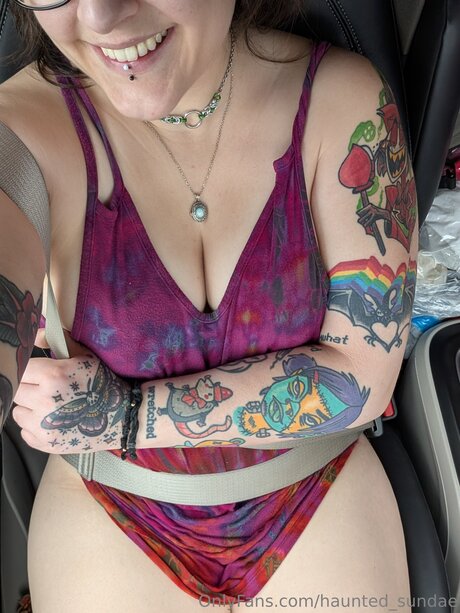 Haunted Sundae actrice de nus images