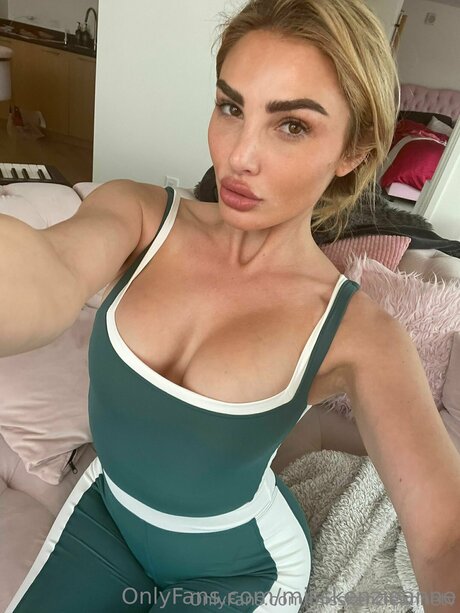 Misskenzieannetv haut de star du porno images