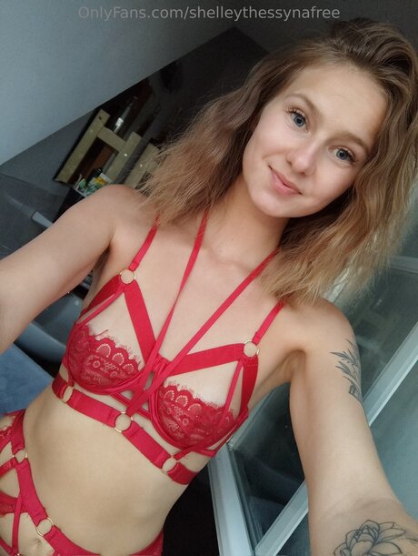 Shelleythessynafree actrice érotique images