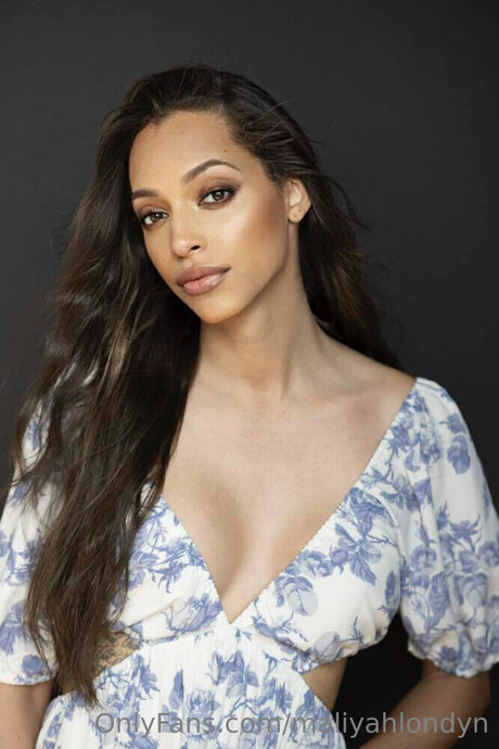 reine de pique onlyfans adulte en haute qualité img