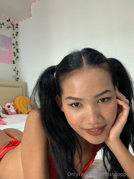 Misspoppyx modèle artistique image