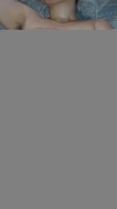 Lulu Hot Babe star du porno sympa galerie