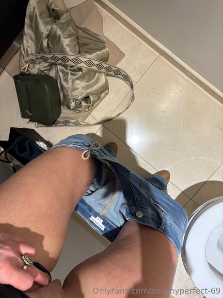 fans asiatiques de findom uniquement parfait chaud archive