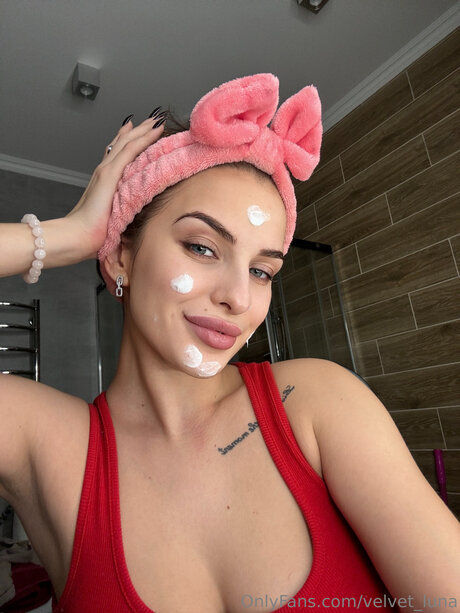 Velvet Luna star du porno sexy des photos