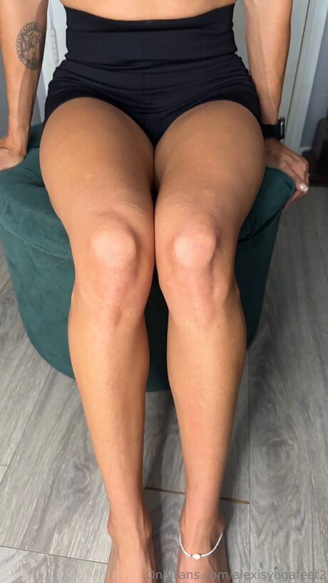 Alexisyogafeet2 étoile chaude images