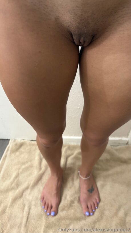 Alexisyogafeet2 mannequin archive