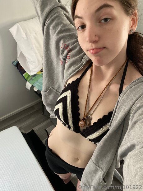 rousse aux gros seins onlyfans chaud érotique photo