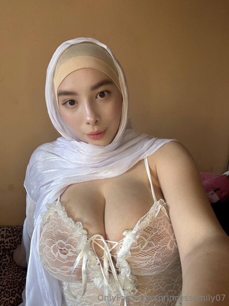 Princessemily07 nus de stars du porno galerie