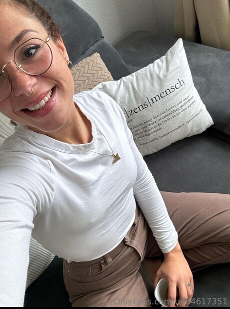 Amelialatorree actrice adulte photos