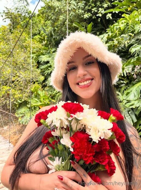 Heyimnia actrice nue galeries