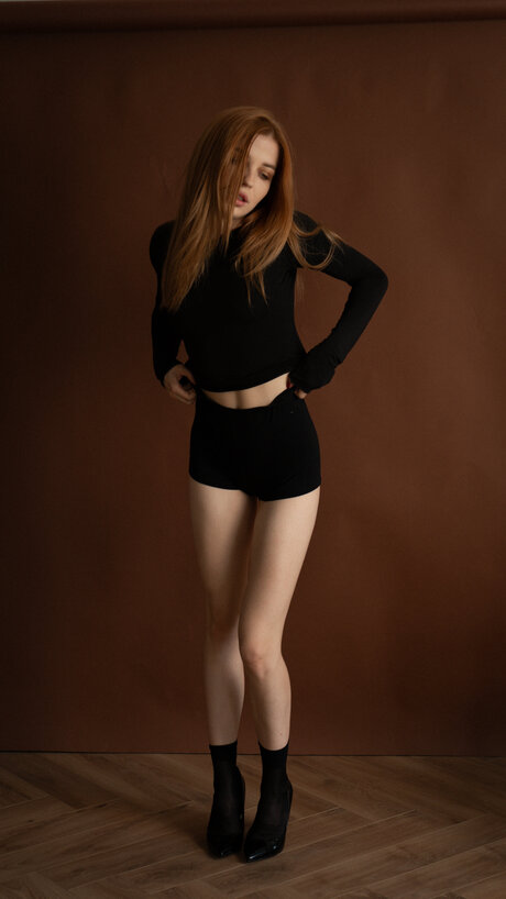 Monikaredfoxx étoile chaude img