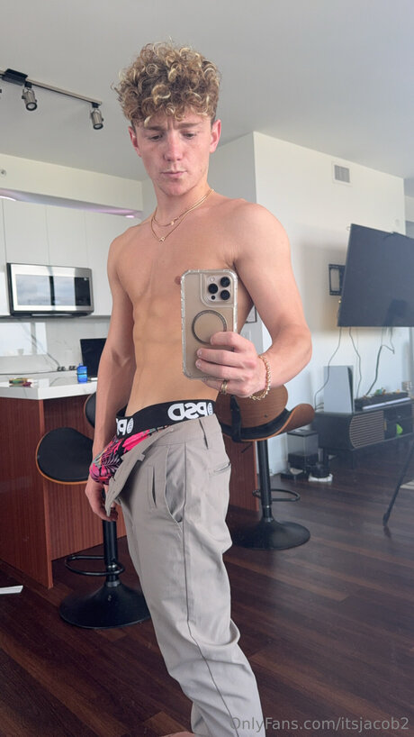 Itsjacob2 modèle des photos