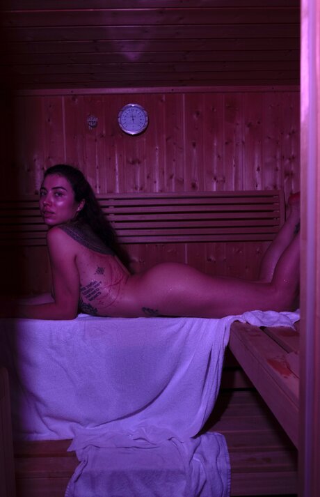 Kaira Xaen star du porno érotique des photos