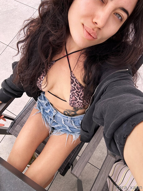 Kaira Xaen art de star du porno image