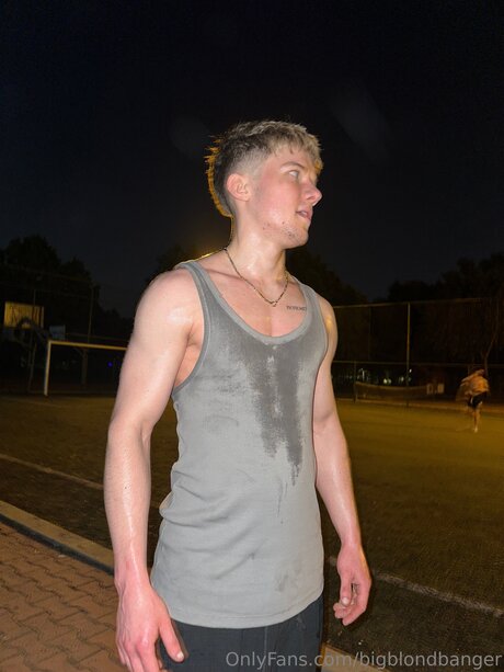 Bigblondbanger actrice nue archive