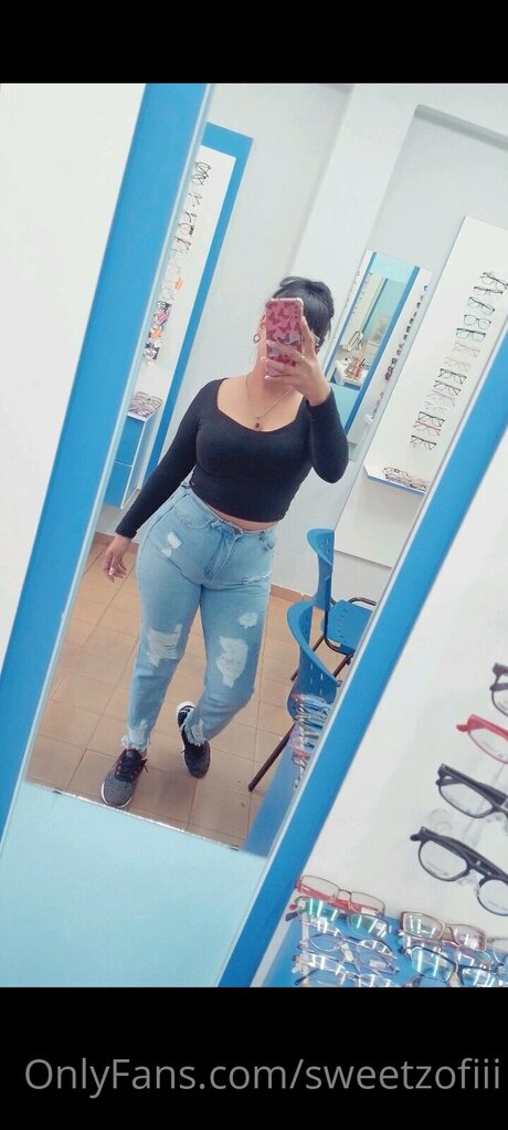 petite ébène onlyfans adulte parfait image