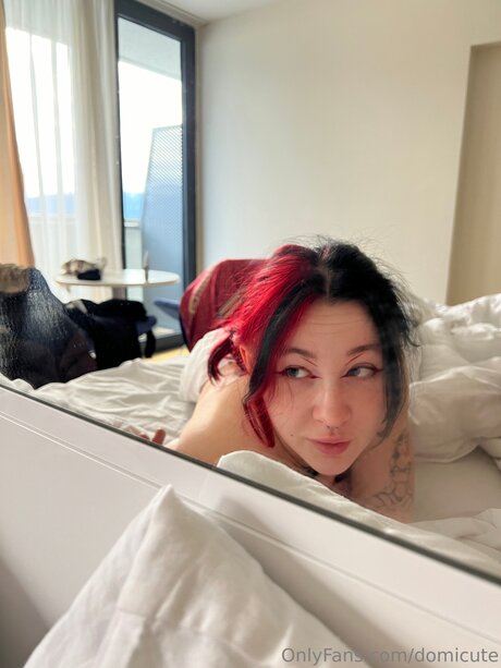 Domicute star du porno nue collection