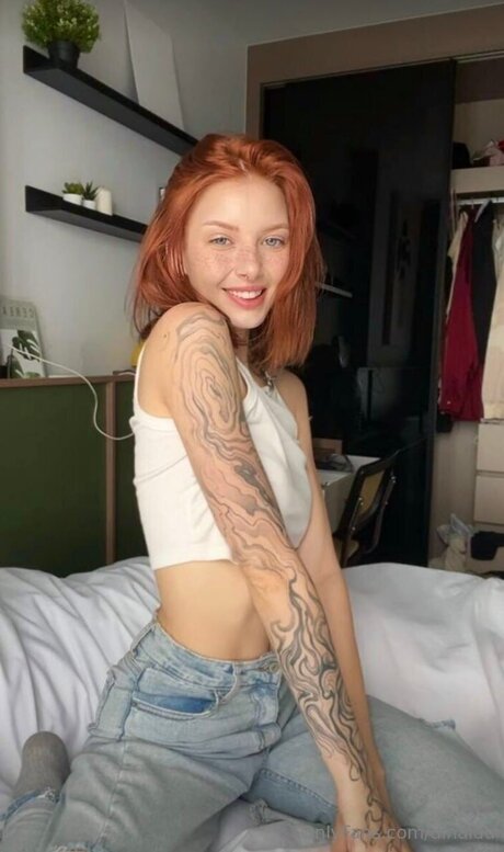 Dinaluu actrice pornographique galeries