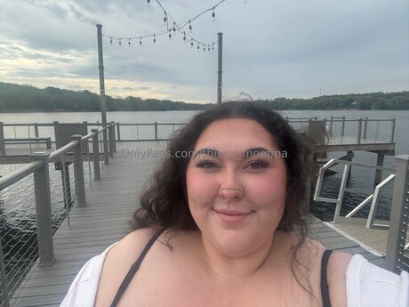 Thixxx Momma beau modèle archive