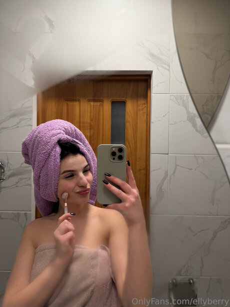 maman fils onlyfans nu sympa galeries