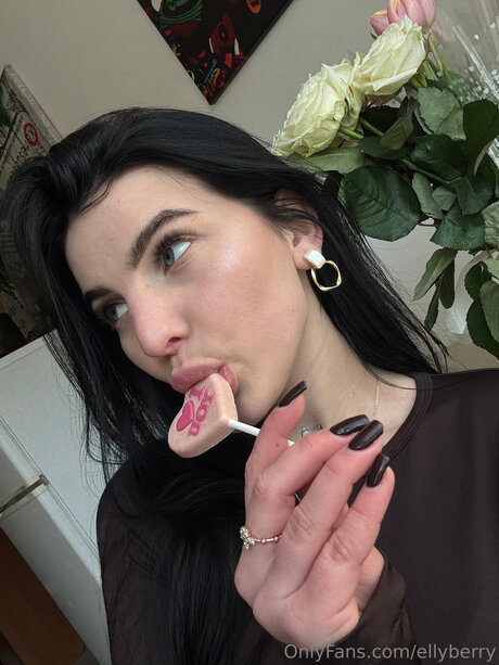 Ellyberry actrice libre collection