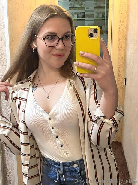 Baby Elisa nus de stars du porno collection