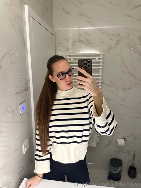 éjacule sur la langue onlyfans xxx nus img