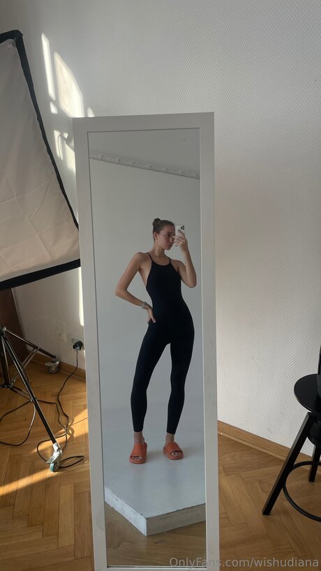 Wishudiana actrice libre des photos